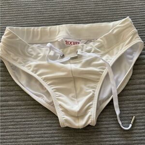 Men’s swimming briefs